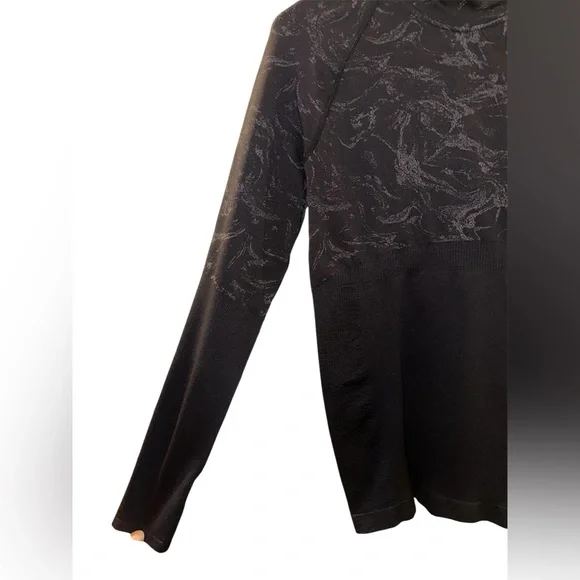 NWOT Fabletics Amelie Seamless Long-Sleeved Pullover - Picture 7 of 7